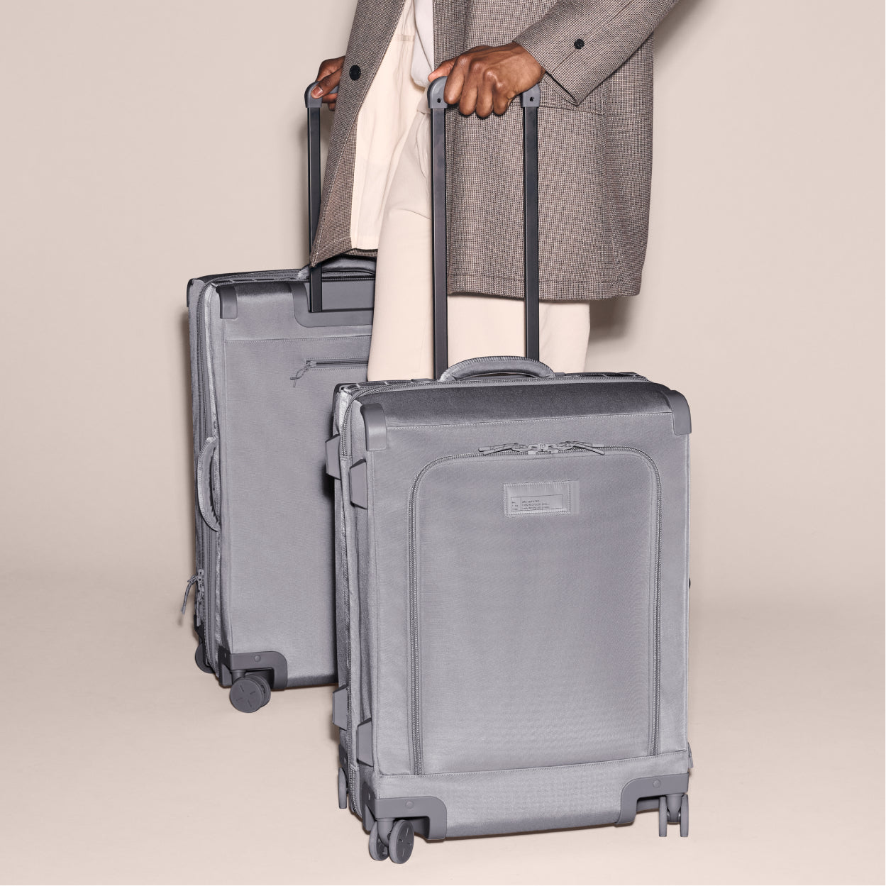 Sydney Checked Luggage in Onyx, Larger - 28.5 inch - Image 10