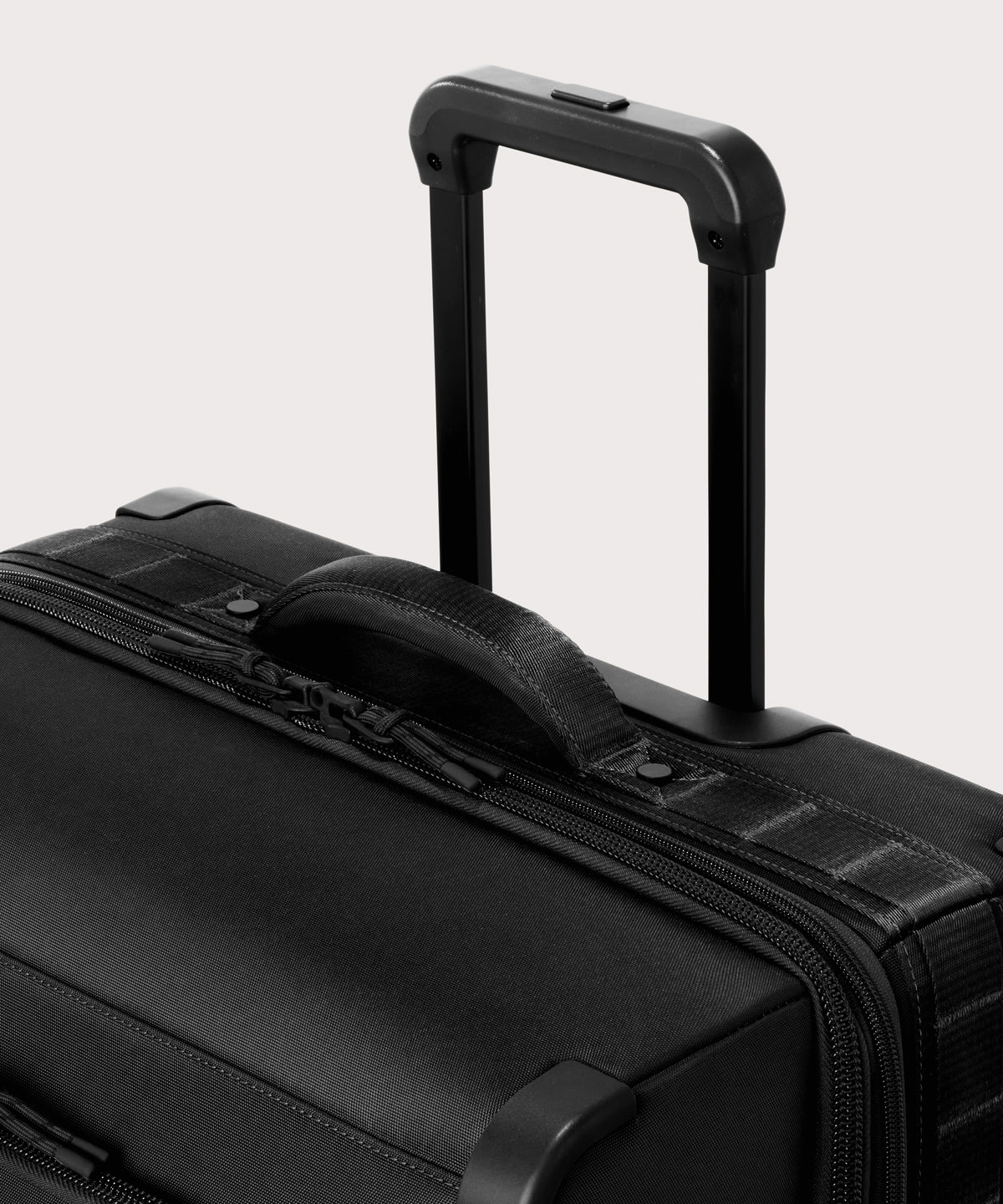 Sydney Checked Luggage in Onyx, Smaller - 25 inch - Image 9