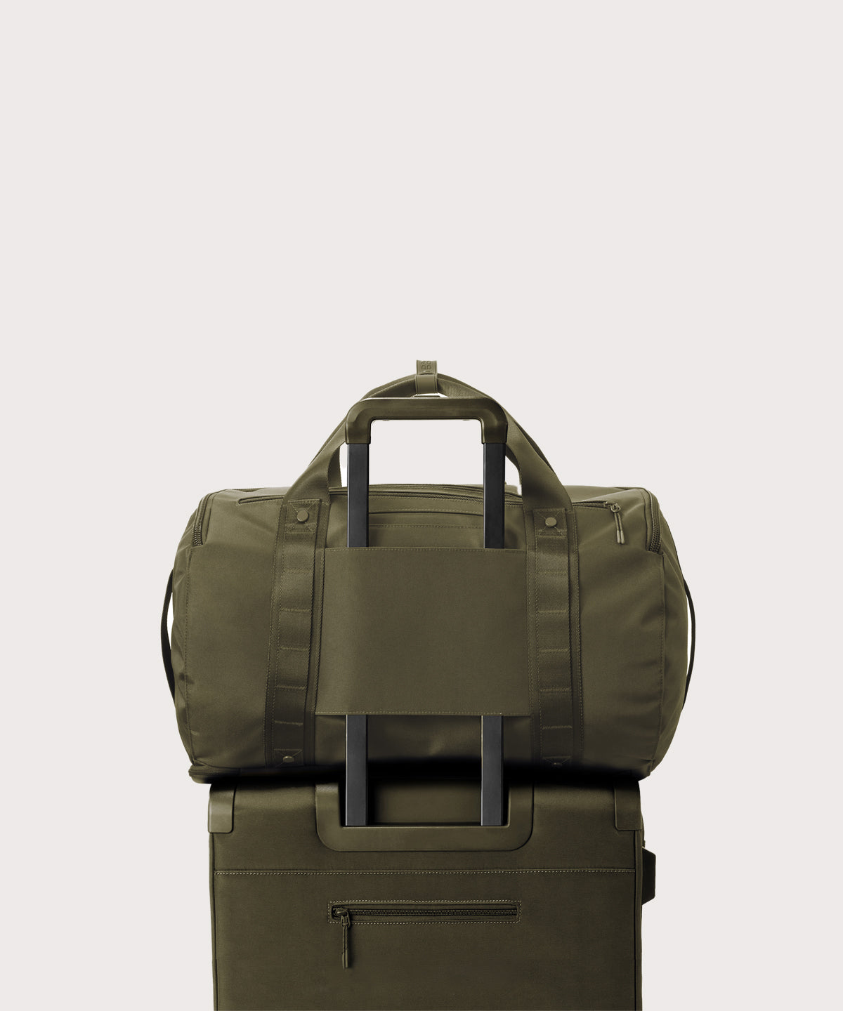 Denver Convertible Duffle in Dark Moss, Large - Image 8